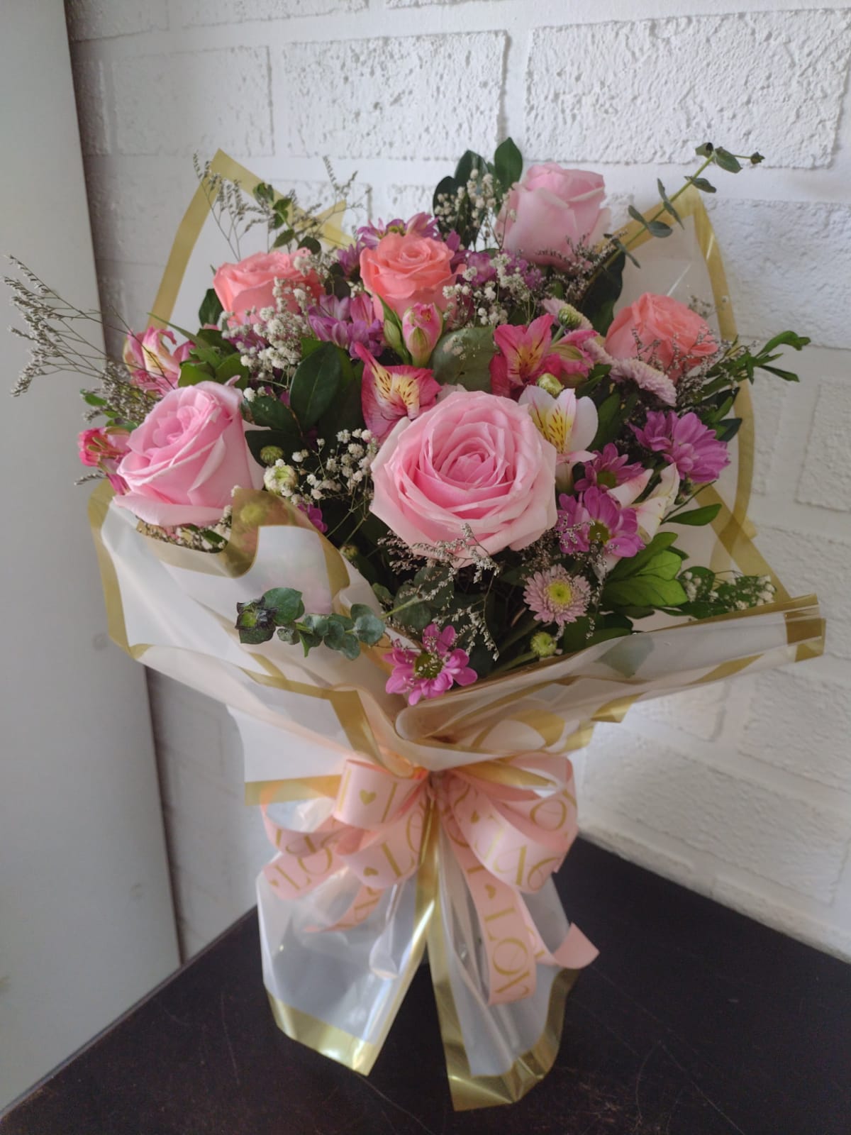 Buque 6 rosas cor de rosa